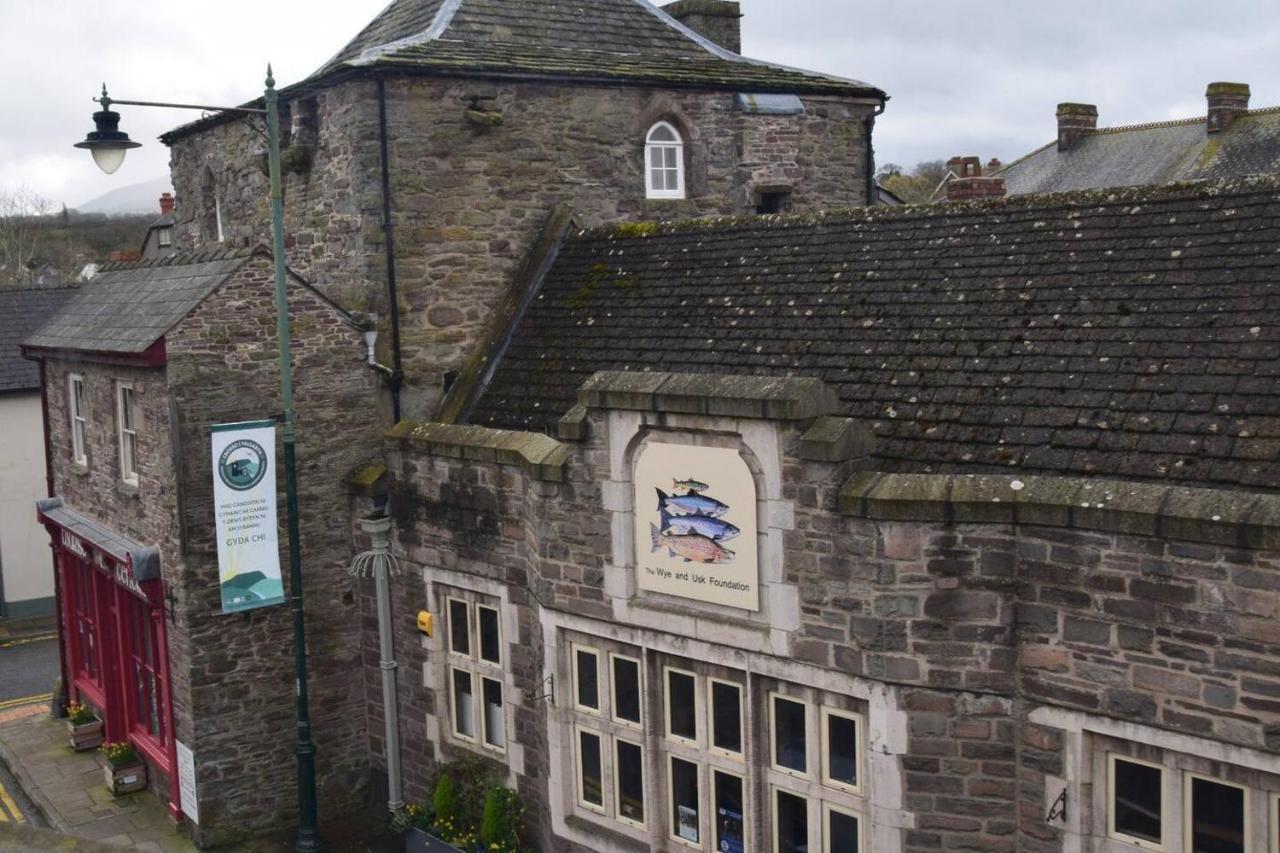 Charming 3-Bed Apartment In Talgarth Powys 布雷肯 外观 照片